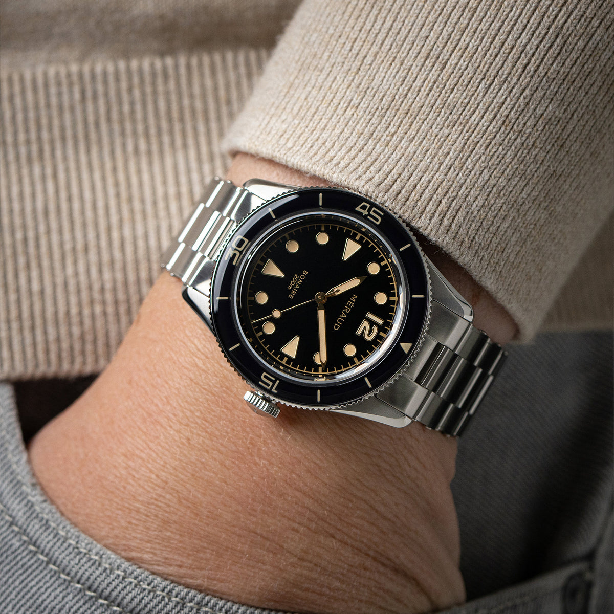Méraud Bonaire MkII Onyx Black worn on the wrist